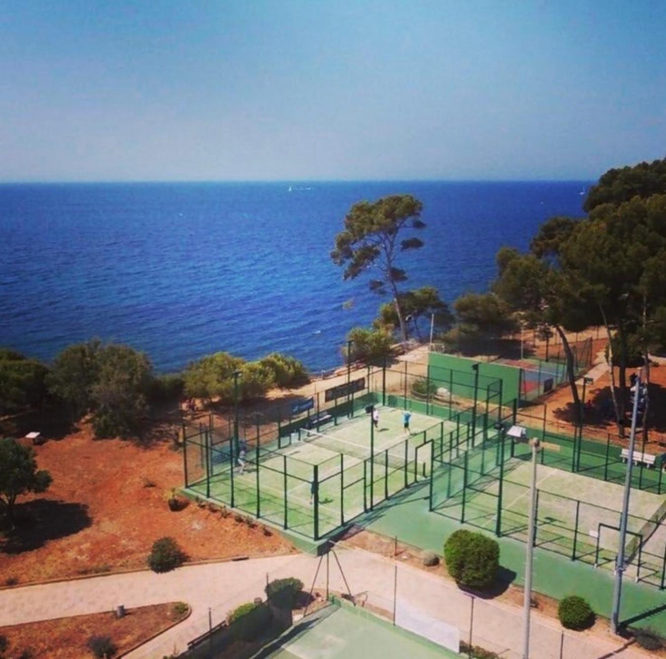 Logement Vue Mer Splendide - Situe A 50 Metres Du Bord De Mer Et 2 Minutes Des Plages - Bandolina المظهر الخارجي الصورة
