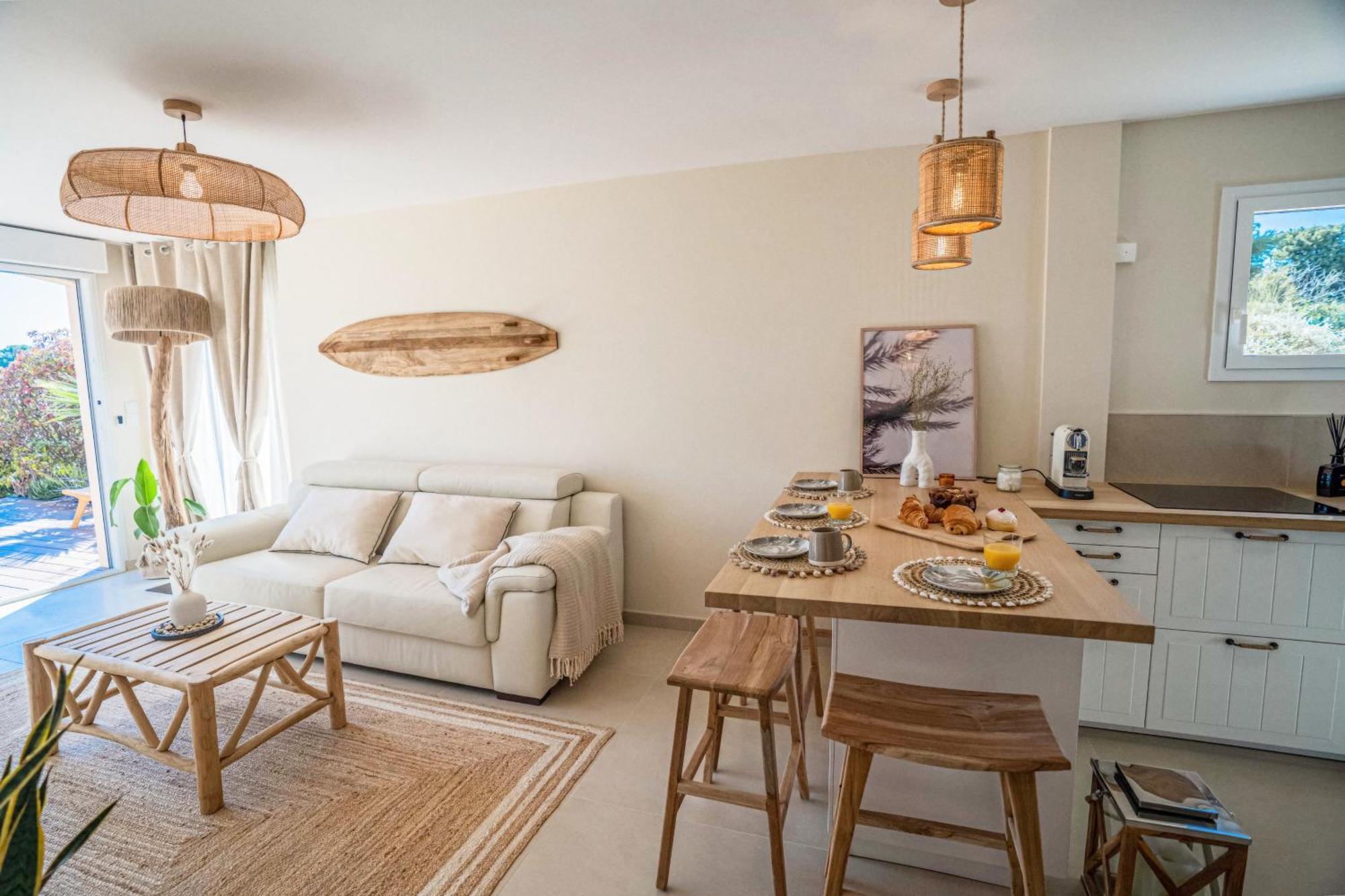 Logement Vue Mer Splendide - Situe A 50 Metres Du Bord De Mer Et 2 Minutes Des Plages - Bandolina المظهر الخارجي الصورة