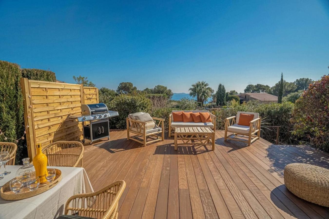 Logement Vue Mer Splendide - Situe A 50 Metres Du Bord De Mer Et 2 Minutes Des Plages - Bandolina المظهر الخارجي الصورة