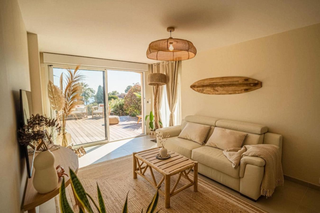 Logement Vue Mer Splendide - Situe A 50 Metres Du Bord De Mer Et 2 Minutes Des Plages - Bandolina المظهر الخارجي الصورة