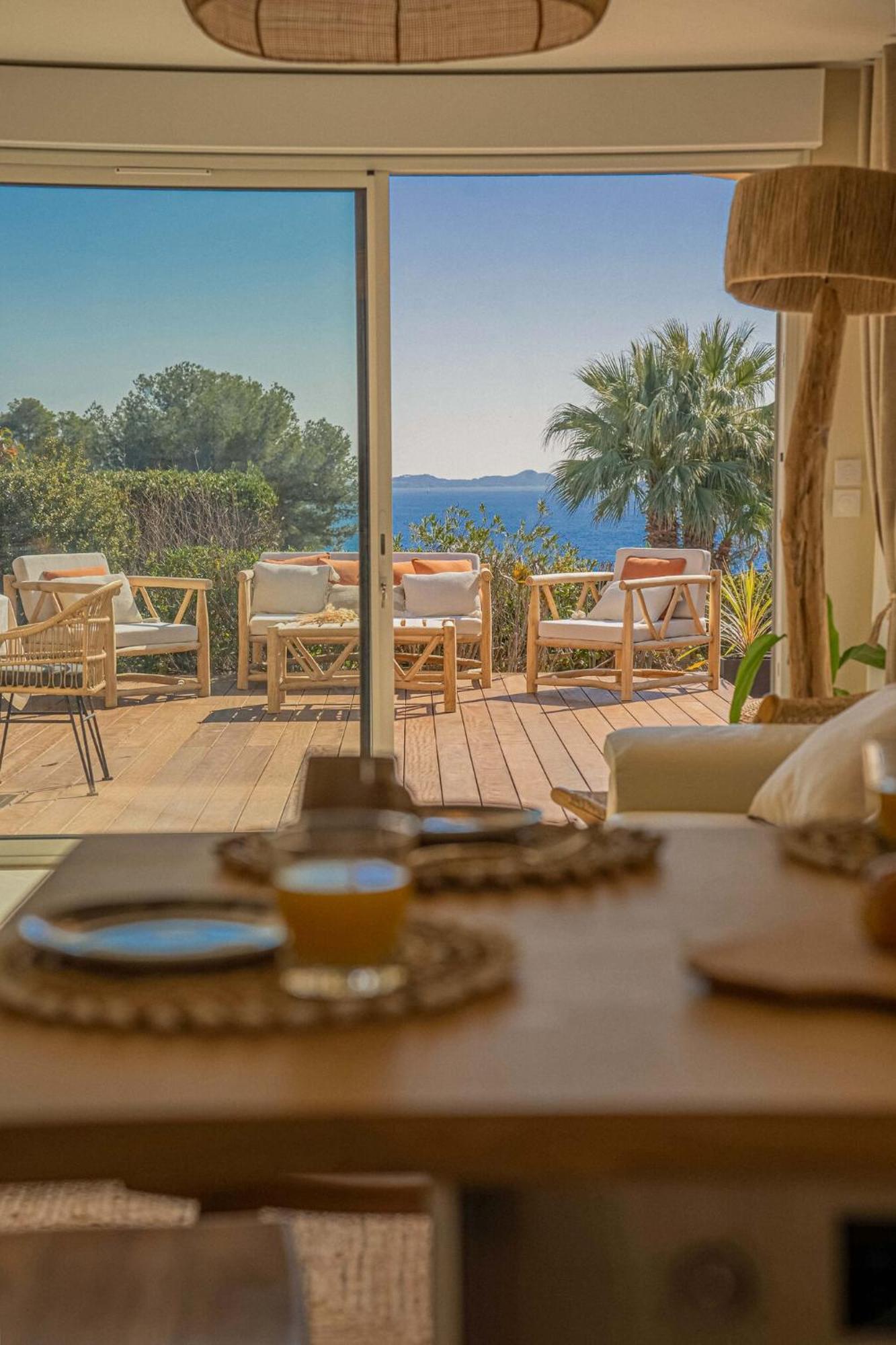 Logement Vue Mer Splendide - Situe A 50 Metres Du Bord De Mer Et 2 Minutes Des Plages - Bandolina المظهر الخارجي الصورة